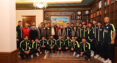 Suvermez Kapadokyaspor, Başkan Rasim Arı’yı Ziyaret Etti