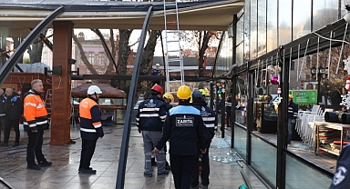 Tarihi Sirkeci Garına Komşu Kaçak Kafe Yıkıldı
