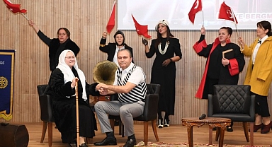 Zamansız Kadınlar oyunu Osmangazi’de sahne aldı