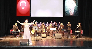 65 yaş üstü korodan nostalji dolu gece