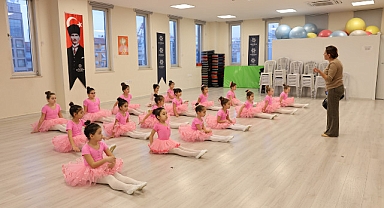 Aydınlı minikler başkan çerçioğlu’nun başlattığı etkinlikler ile bale öğreniyor