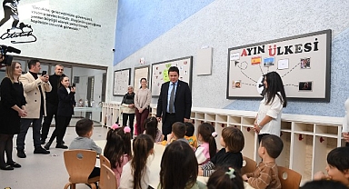 Başkan Aydın miniklerin karne heyecanına ortak oldu