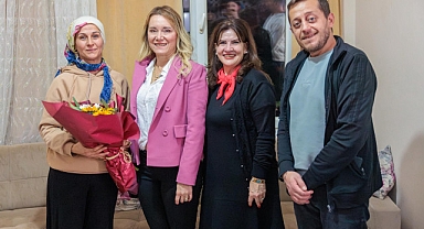 Başkan Mutlu yeni yılı komşularıyla birlikte karşıladı