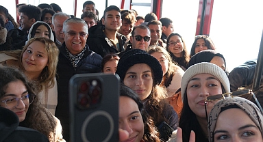 Başkan Topaloğlu’ndan kurs öğrencilerine teleferik eğlencesi