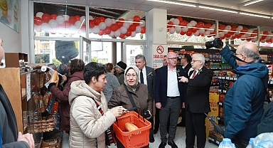 Burhaniye’de halka hizmet “halk market”