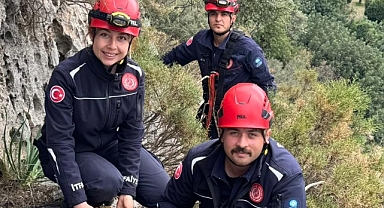 Büyükşehir Belediyesi İtfaiye ekiplerinden keçi kurtarma operasyonu