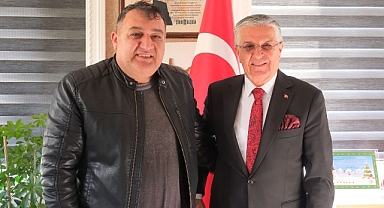 Emekli olan personellerden Başkan Topaloğlu’na veda ziyareti