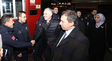 İnegöl Protokolünden Yılbaşı Gecesi Görev Yapanlara Ziyaret
