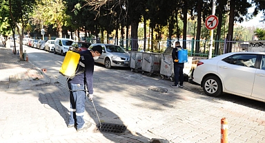 Karşıyaka’da ilaçlama mesaisi devam ediyor