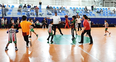 Karşıyakalı aileler basketbol şenliğinde buluştu