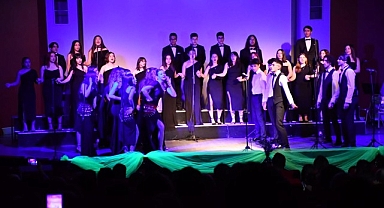 Manisa Büyükşehir Belediyesi Çok Sesli Korosu’ndan Muhteşem Konser