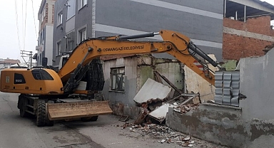 Metruk bina yıkımları yeni yılda hız kazandı