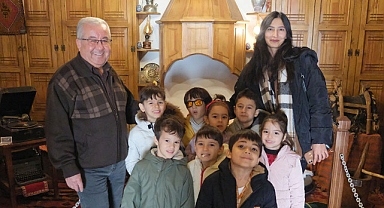 Minikler Kültür Evi’ni ziyaret etti