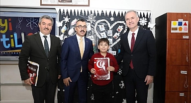 Öğrenciler Karnelerini İnegöl Protokolünden Aldı