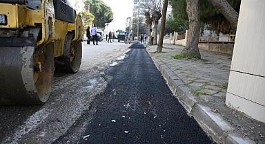 Salihli Belediyesi'nden Kurudere Caddesi'nde Asfalt Çalışması
