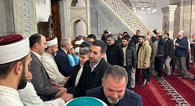 Vali Akın ve Başkan Altay Konyalıların Kandil Bereketine Ortak Oldu