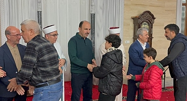 Vali Akın ve Başkan Altay Konyalıların Kandil Bereketine Ortak Oldu