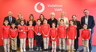 Vodafone Vakfı Danışma Kurulu Üyeleri Geleceğin Yapay Zekâ Yıldızlarıyla Buluştu