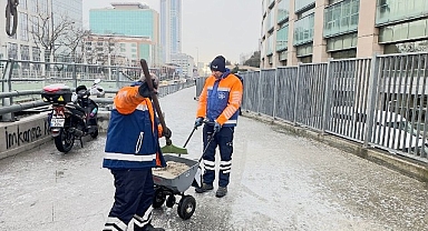 Akom Saat Verdi: Öğle Saatlerine Dikkat