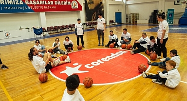 Anadolu Efes Spor Kulübü’nün 2024-2025 Sezonu One Team Sosyal Sorumluluk Projesi Antalya’da Başladı