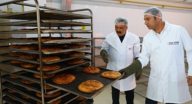 Antalya Büyükşehir Halk Ekmek Büfeleri'nde Ramazan pidesi 15 TL