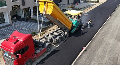 Aydın Büyükşehir Belediyesi tarafından kent genelinde gerçekleştirilen yol çalışmaları hız kesmeden devam ediyor.