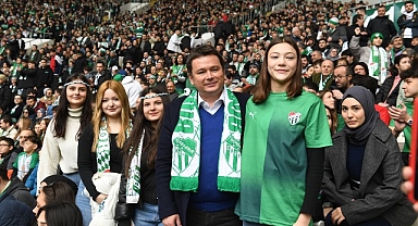 Başkan Aydın, Bursaspor’un maçını öğrencilerle birlikte izledi