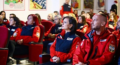 Başkan Kınay’dan depremin yıldönümünde AKUT’a anlamlı ziyaret