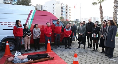 Başkan Ünsal ve anaokulu öğrencileri deprem tatbikatında!