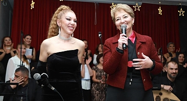 Burhaniye Belediyesi Kadın Korosu İlk Konserini Düzenledi