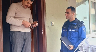 Büyükşehir zabıtası kayıp cüzdanı sahibine ulaştırdı