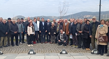 CHP’li Yankı Bağcıoğlu Foça'da Emekli Askerlerle Buluştu