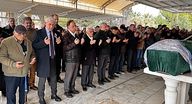 Duayen Gazeteci Ömür Olgundemir Son Yolculuğuna Uğurlandı