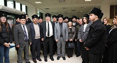 Edremit Belediye Başkanı Mehmet Ertaş, Şehit Kaymakamı Mezarı Başında Andı