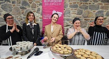 Fransız şeften işitme engellilere pastacılık kursu