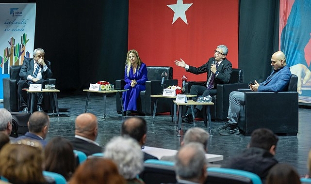 Gazetecilerin sorunları Konak’ta konuşuldu