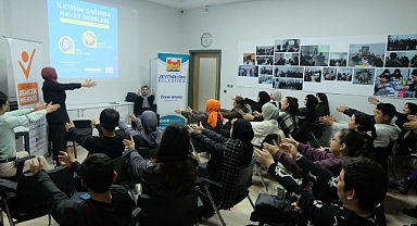 Gençlere Artı 1 Yazan Seminer; ‘İletişim Çağında Hayat Dersleri’