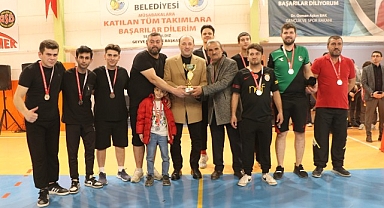 Geyve’de Turnuvanın Şampiyonu Gençlik Merkezi