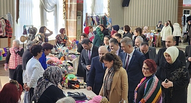 Gölcük Belediyesi Örgü Festivali Başladı