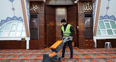 Kadıköy’deki İbadethanelerde Ramazan Ayı Temizliği