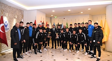 Kahramankazan Belediyespor'dan Çifte Şampiyonluk
