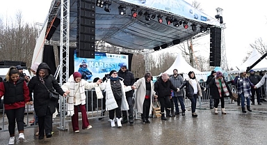 Kar üstünde horon şov