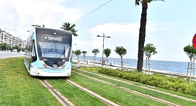 Konak Tramvayı seferlerine Karataş Yaya Üst Geçidi düzenlemesi