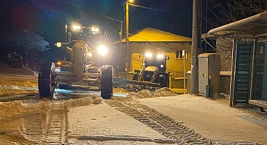 Nilüfer’de ekipler karla mücadele için görev başında