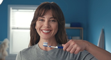 Sensodyne Klinik Beyazlık Reklam Kampanyasının Yeni Yüzü: Gökçe Bahadır