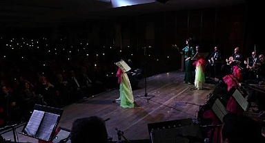 Türk Sanat Müziği Korosundan Muhteşem Performans