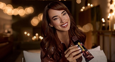 Ünlü Oyuncu Seda Bakan, Eti Brownie Intense’in Yeni Reklam Yüzü Oldu