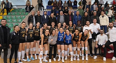 Voleybolda Körfez Derbisi Edremit’in