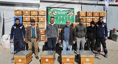 Yangın Mağduru Arıcılara Büyükşehir’den Can Suyu
