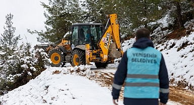 Yenişehir Belediyesinden kar temizleme ve yol açma çalışması